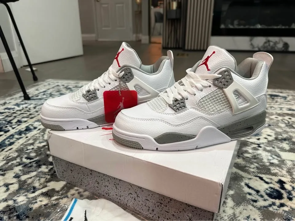 Jordan 4 White Oreos size 9.5 image indicator(4)