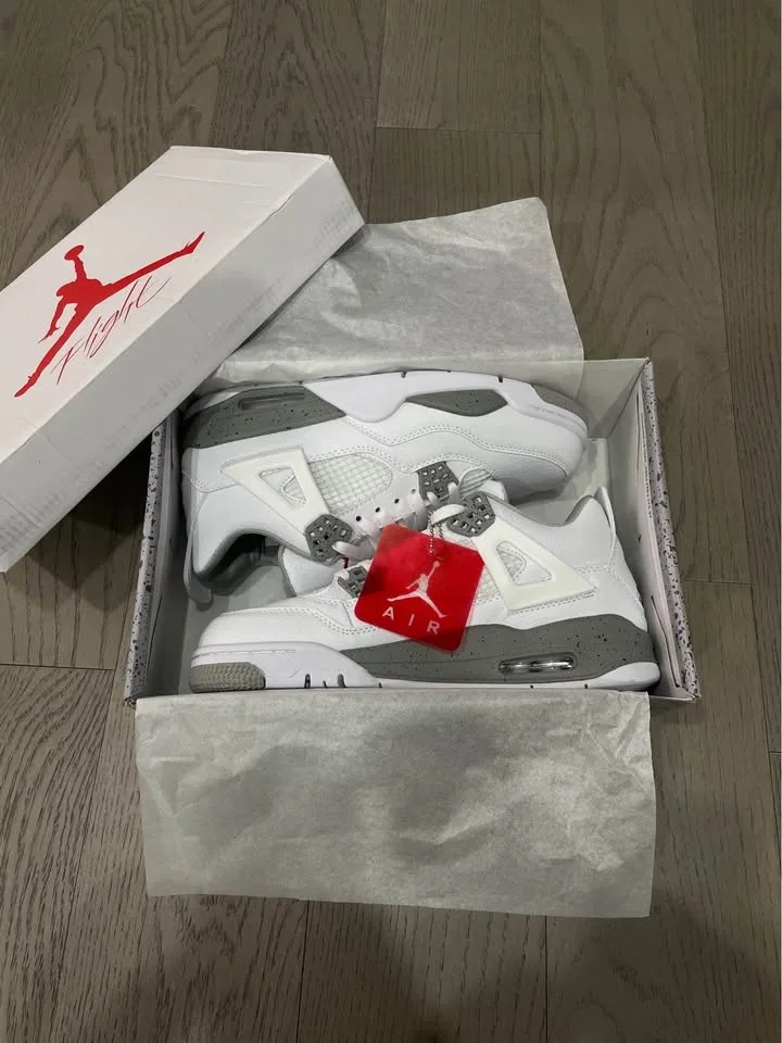 Jordan 4 White Oreos size 9.5 image indicator(8)