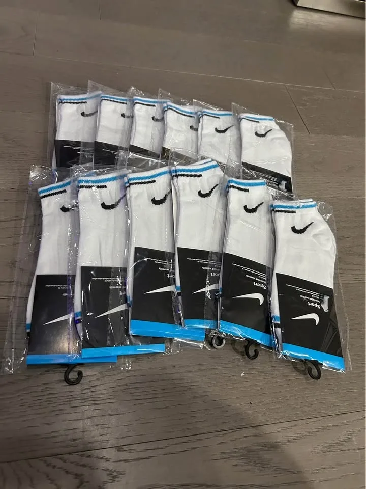10 Nike socks brand new still packaged image indicator(2)