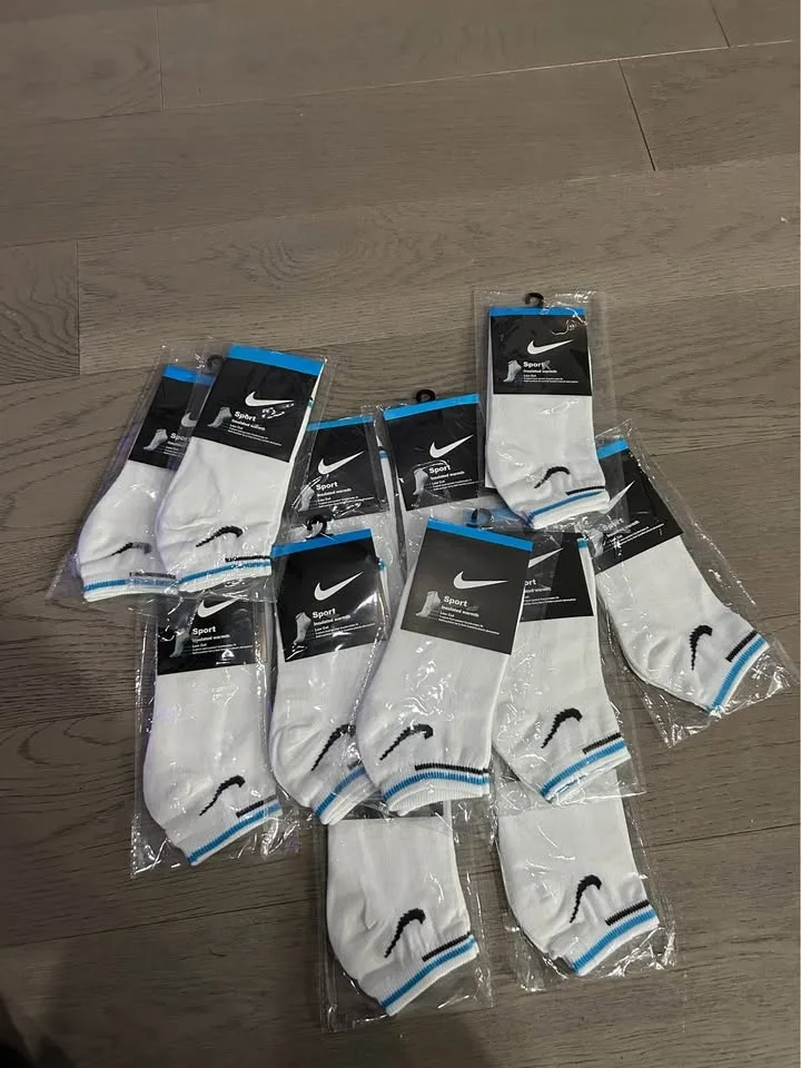 10 Nike socks brand new still packaged image indicator(5)