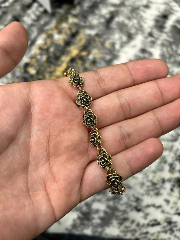 Golden floral bracelet high quality no tarnish