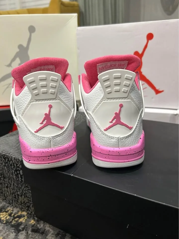 Jordan 4 Pink Oreos Size 7W image indicator(2)