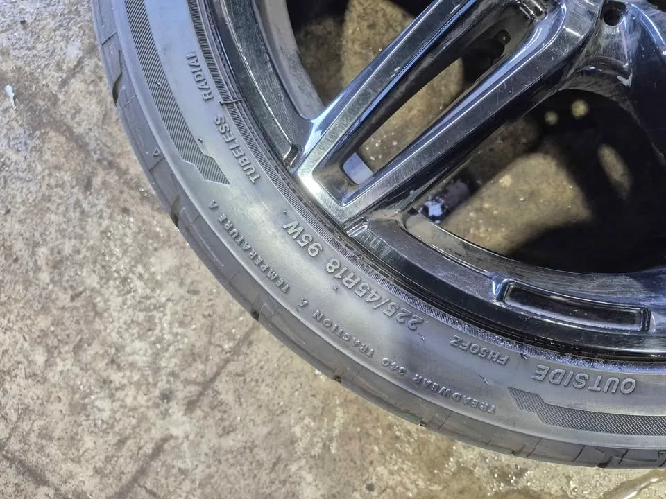 2018 Mercedes-Benz Mercedes-AMG C-Class image indicator(5)