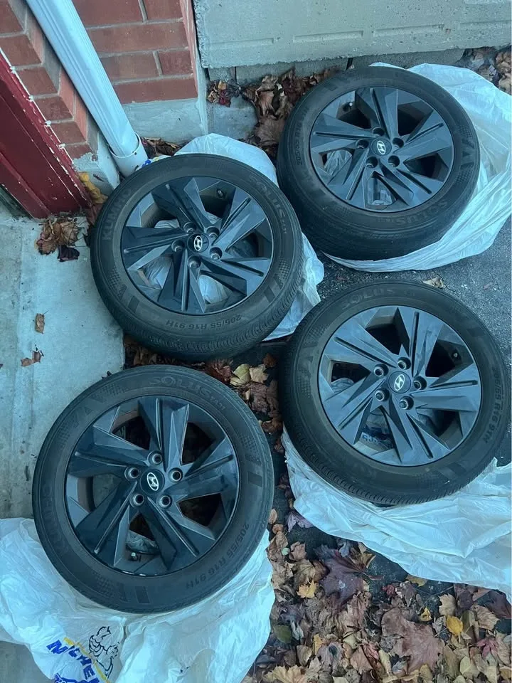 2021-2023 Hyundai Elantra stock rims, Summer Tires image indicator(7)