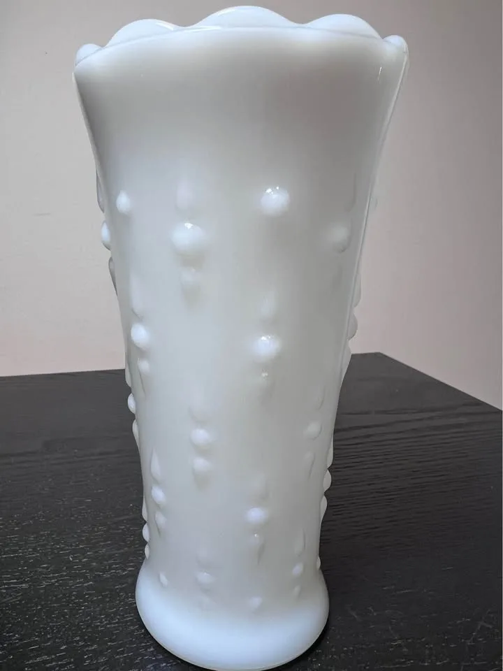 Anchor Hocking Teardrop Vase, Milk Glass, 7" Tall image indicator(2)