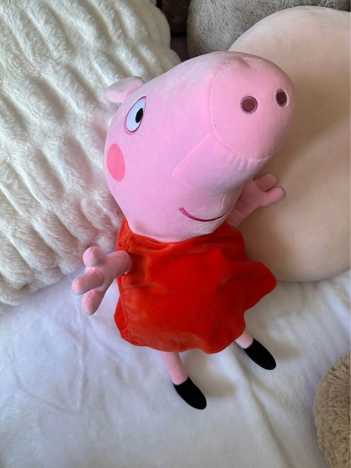 Peppa Pig’s Sand Bucket Fun Set