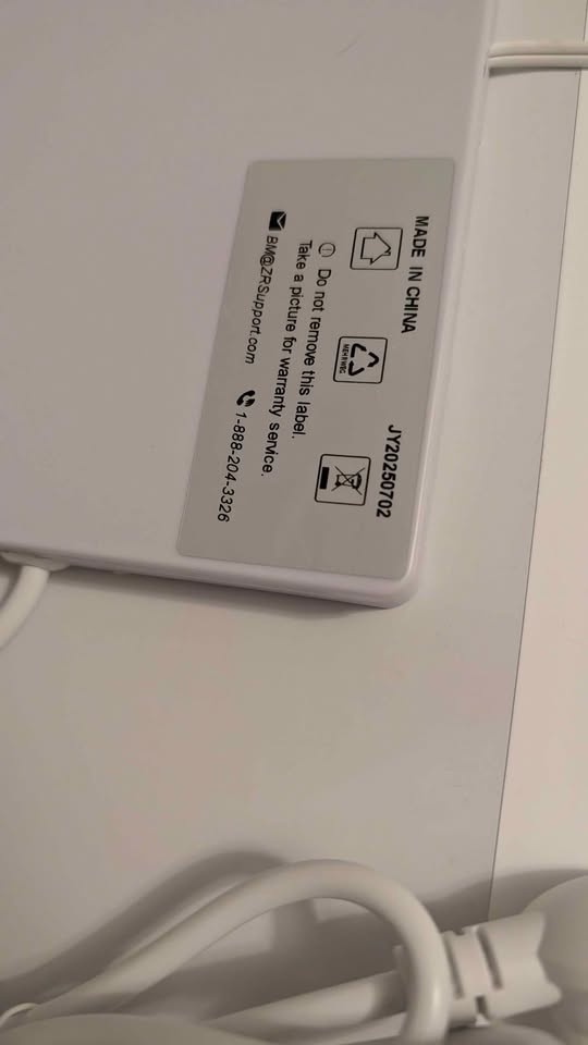 Dibbrun LED Anti-Fog Bathroom Mirror - New in Box! - photo 5