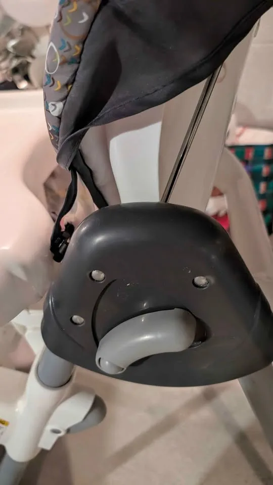 High chair - smoke free pet free house image indicator(4)