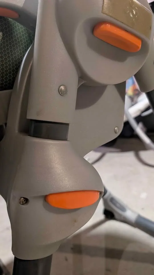 High chair - smoke free pet free house image indicator(5)