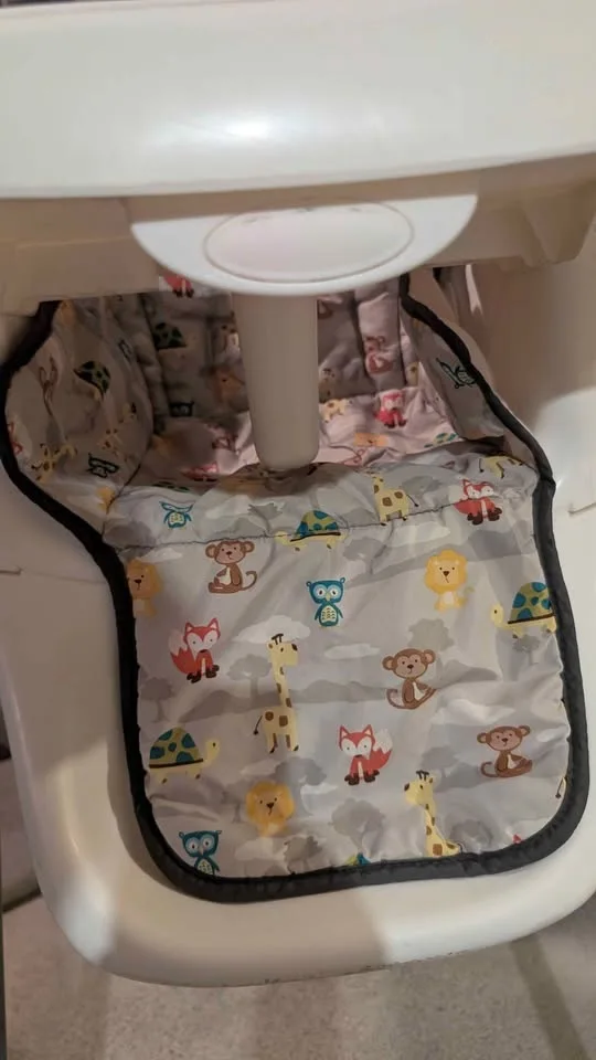 High chair - smoke free pet free house image indicator(6)