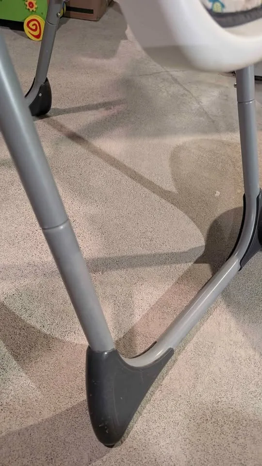 High chair - smoke free pet free house image indicator(8)