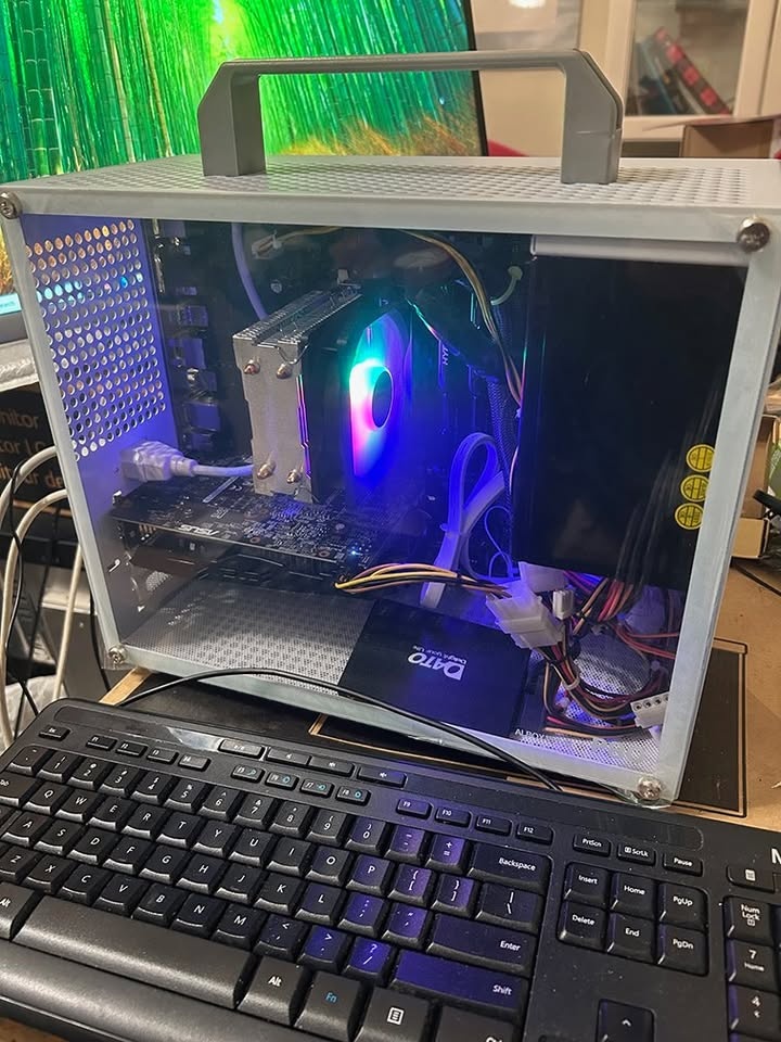 Good Small PC for Gaming and School, i7-7700, GTX 1060 6GB - photo 3