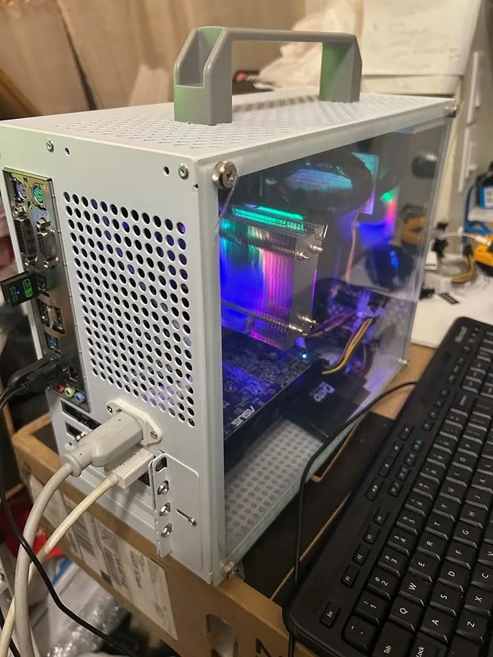 Good Small PC for Gaming and School, i7-7700, GTX 1060 6GB image indicator(4)