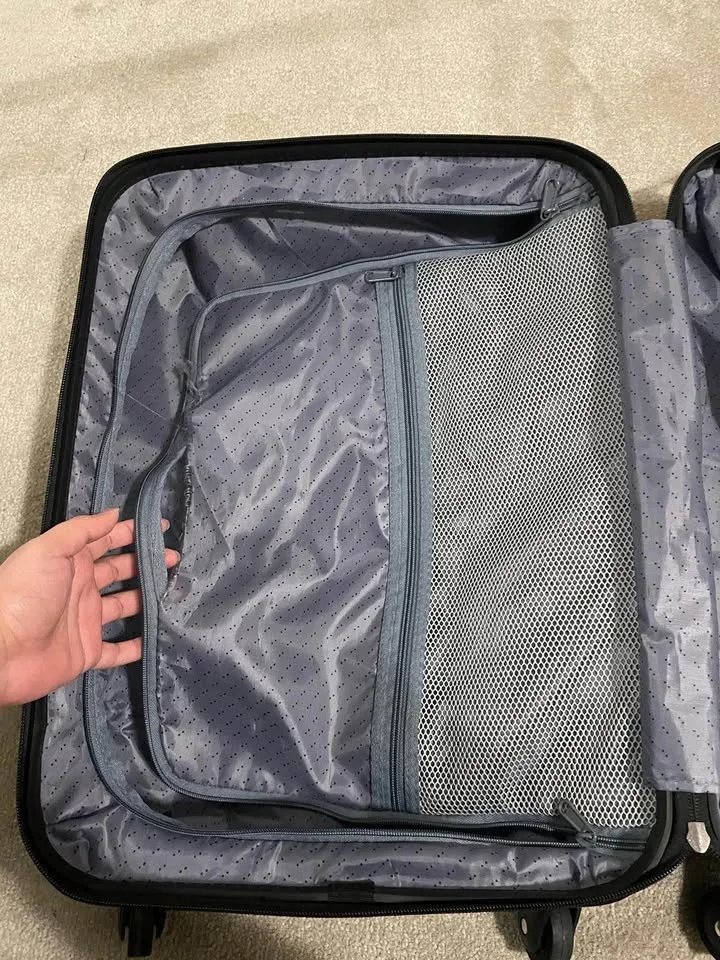 Carry-on Bag and Duffel Bag image indicator(4)