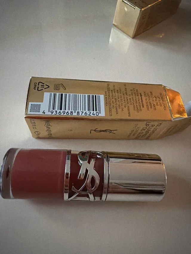 Ysl love shine lip oil gloss image indicator(3)