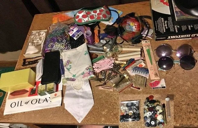 VINTAGE LOT OF OF HAIRCLIPS CURLERS HANGERS SOWING EQUIPMENT & H