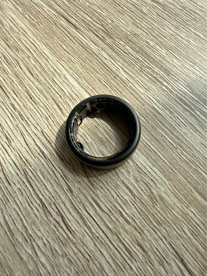 Oura ring gen 3 (stealth color, size 8US)