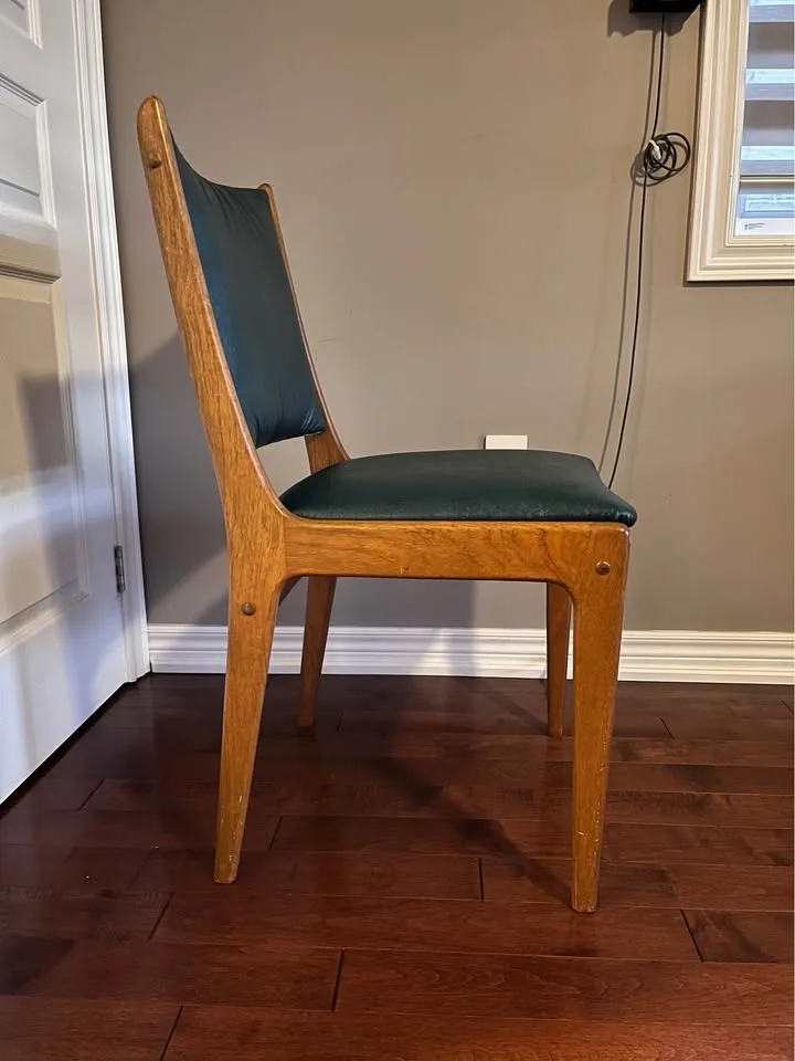 4x Danish teak chair by Johannes Andersen image indicator(4)