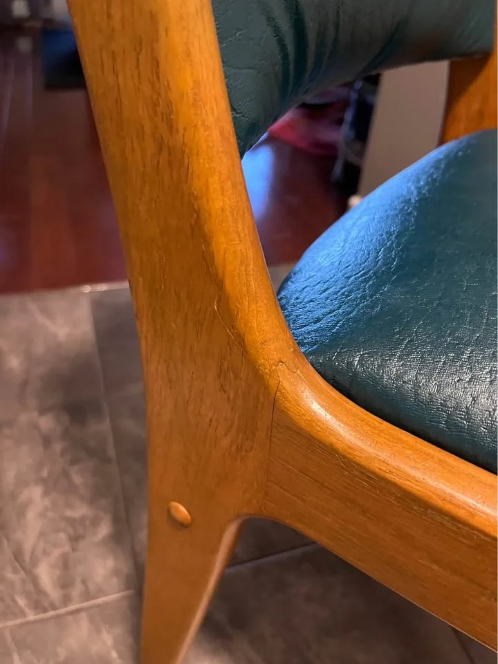 4x Danish teak chair by Johannes Andersen image indicator(6)