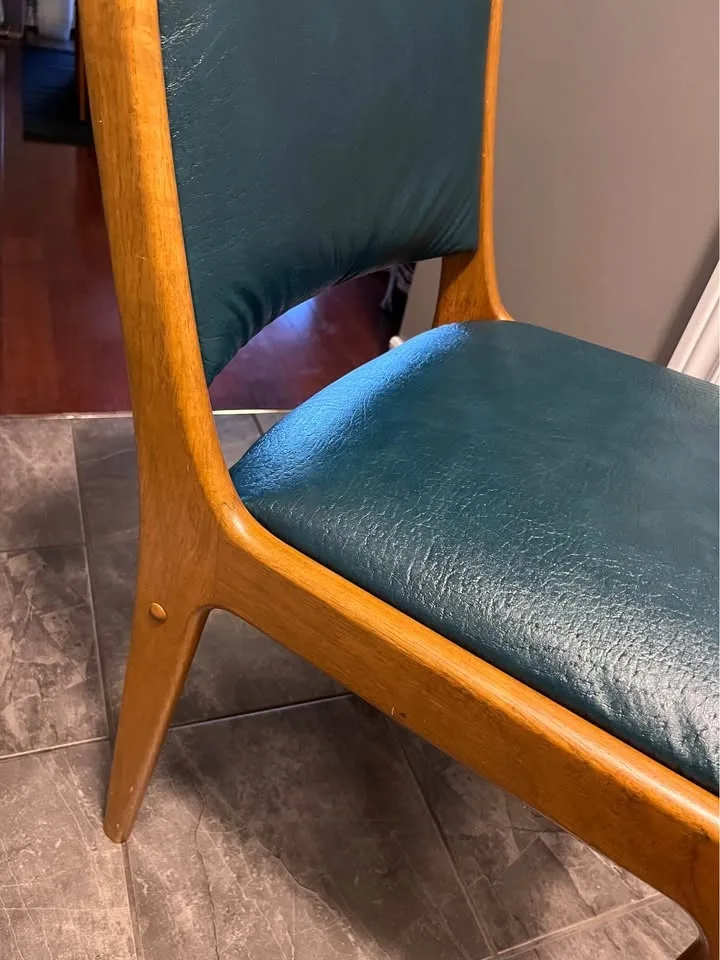 4x Danish teak chair by Johannes Andersen image indicator(7)