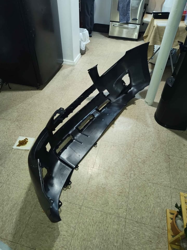 Front Bumper cover Toyota RAV4 2009 - photo 2