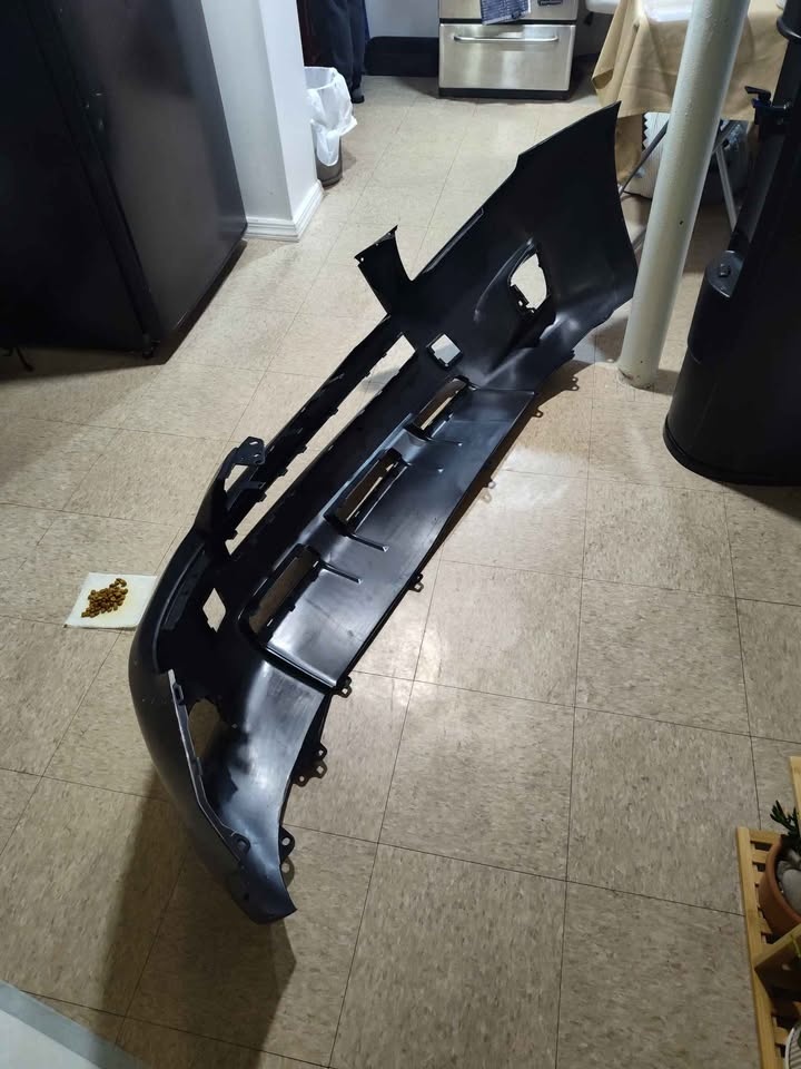 Front Bumper cover Toyota RAV4 2009 - photo 3