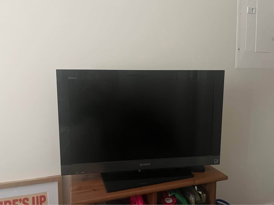 Sony TV - 37 inch - photo 2