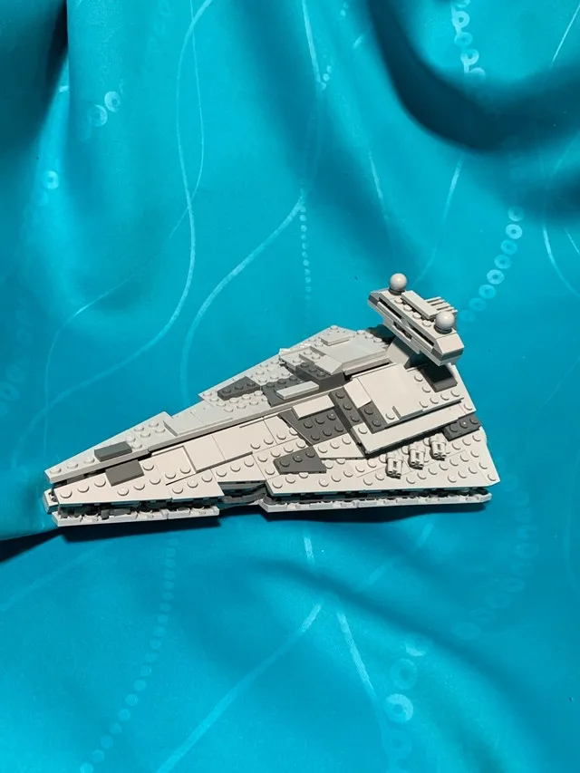 LEGO Star Wars 8099 Midi-Scale Imperial Star Destroyer image indicator(2)