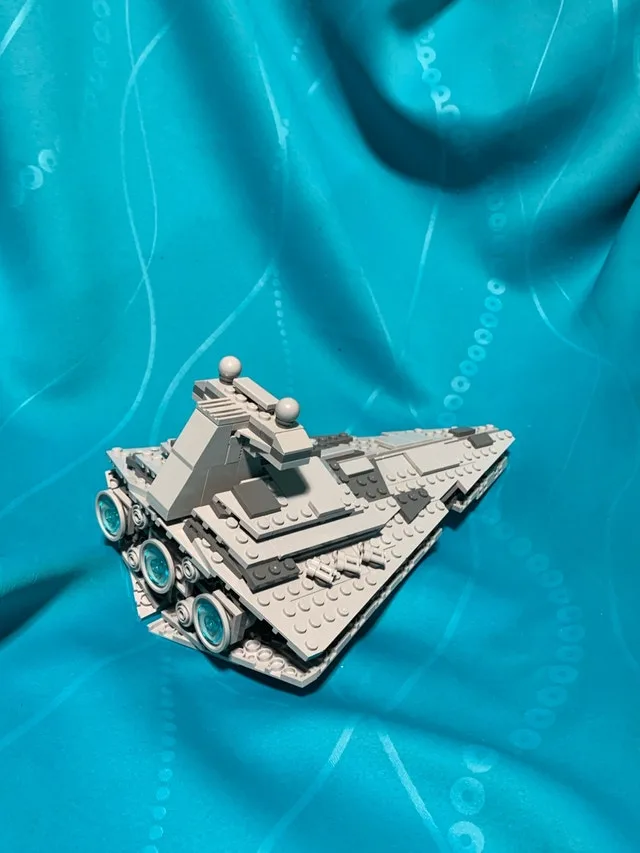 LEGO Star Wars 8099 Midi-Scale Imperial Star Destroyer image indicator(3)