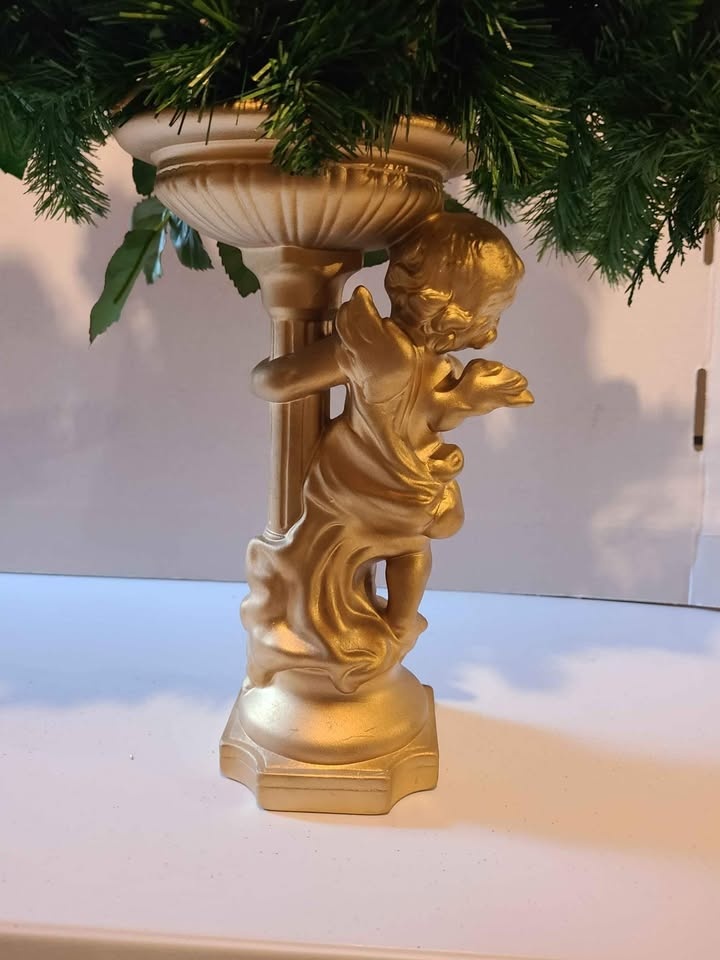 Silk flowers arrangement on a golden ceramic angel - photo 5