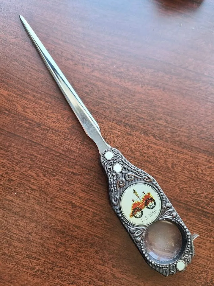 2 Vintage Letter Openers image indicator(2)