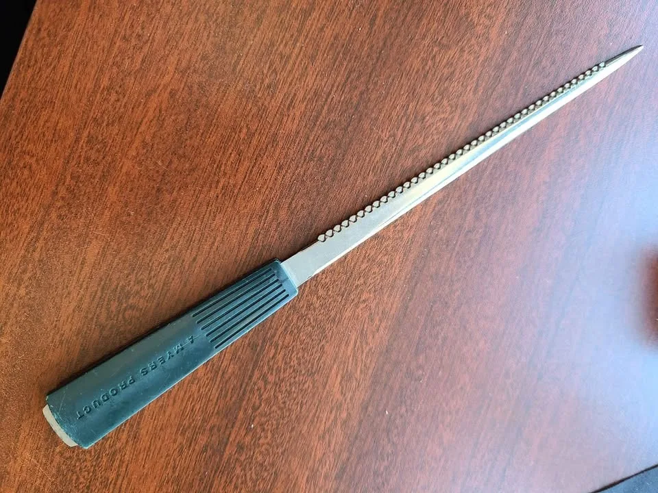 2 Vintage Letter Openers image indicator(9)