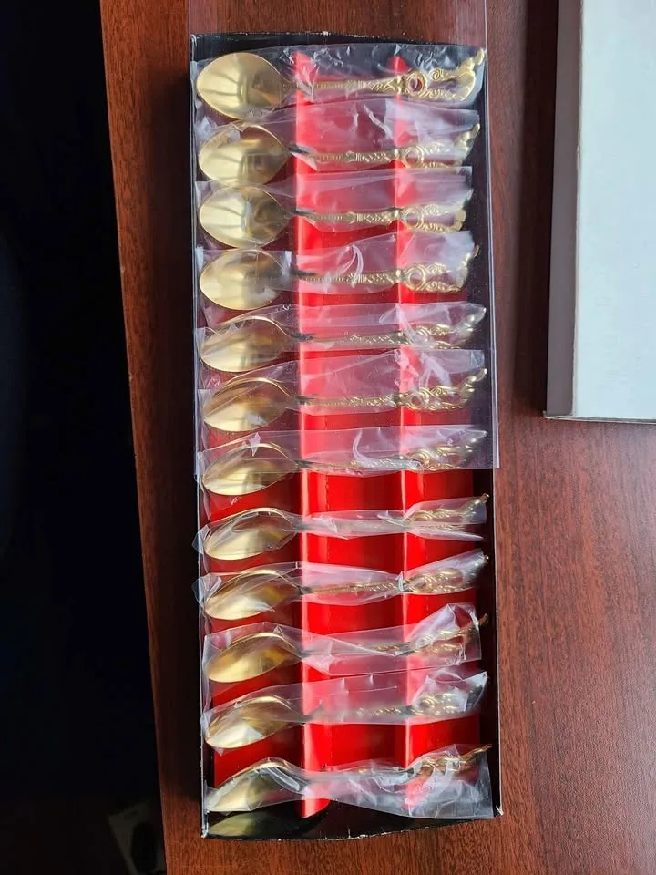 12 Teaspoons Set - NOS image indicator(3)