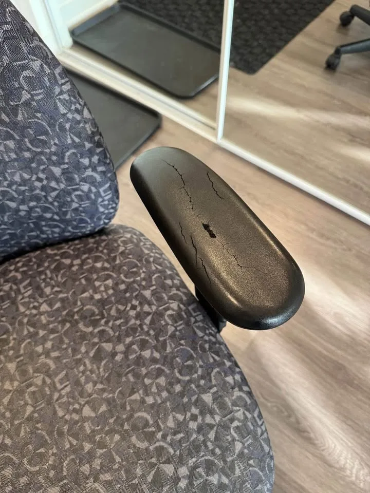 Adjustable Office Chair (Black) image indicator(9)