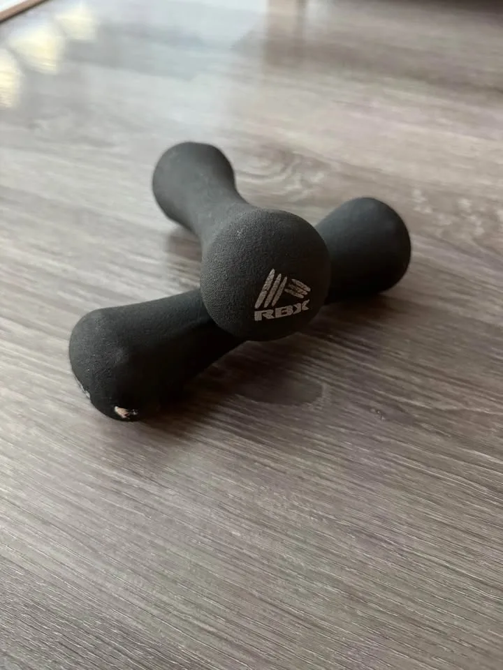 Dumbbells (2lbs) black image indicator(3)