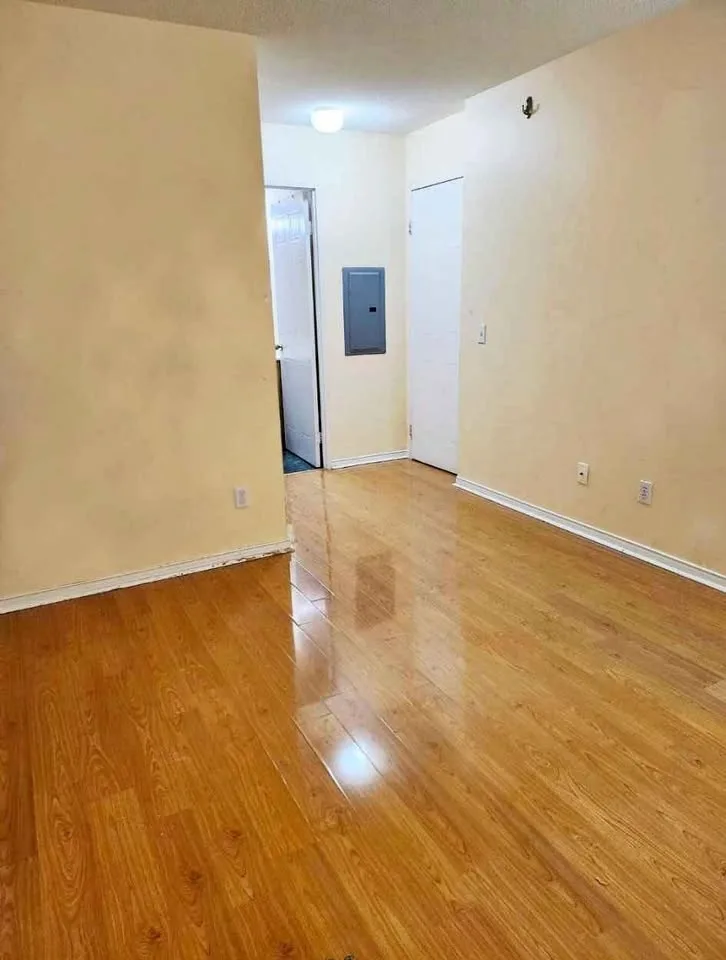 Master bedroom for rent