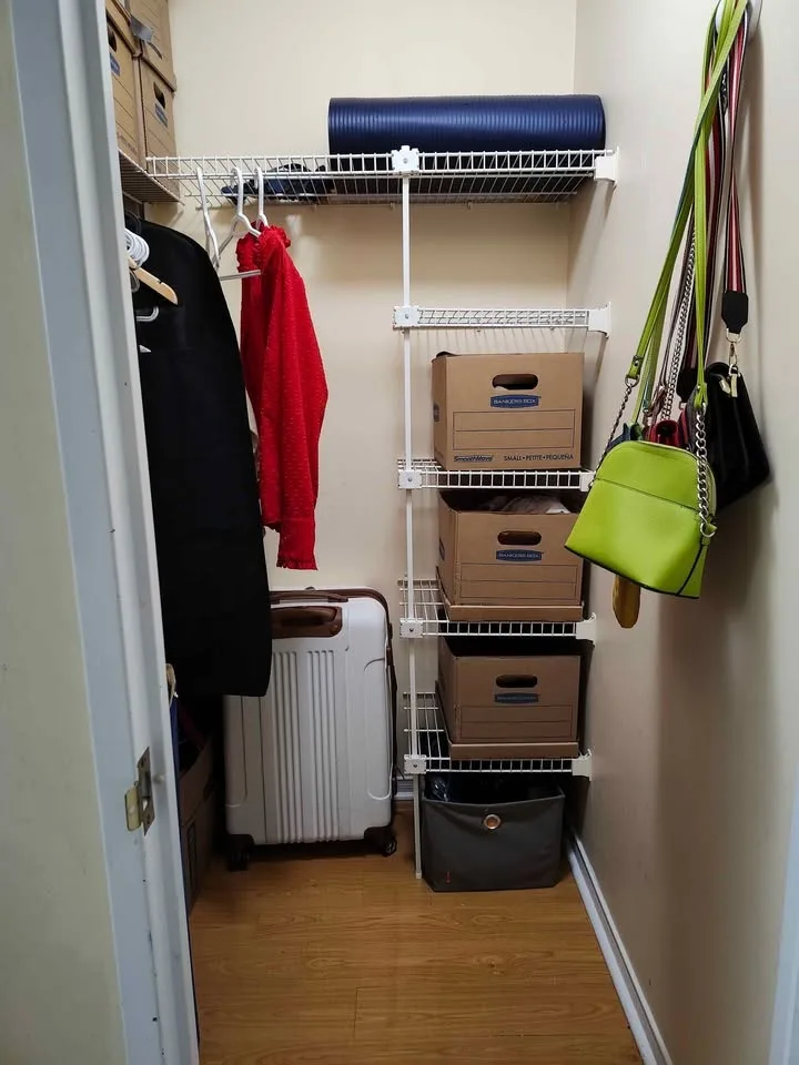 North York Center Master bedroom for rent image indicator(7)