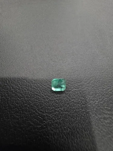 Natural Colombian Emerald ...Cut Emerald Green image indicator(4)