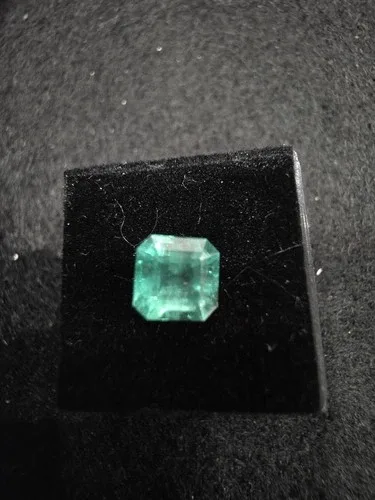 Natural Colombian Emerald ...Cut Emerald Green image indicator(6)