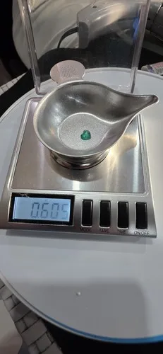 Colombian Heart Emerald Gemstone image indicator(8)