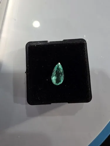 Pear Cut Natural emerald Colombian image indicator(7)