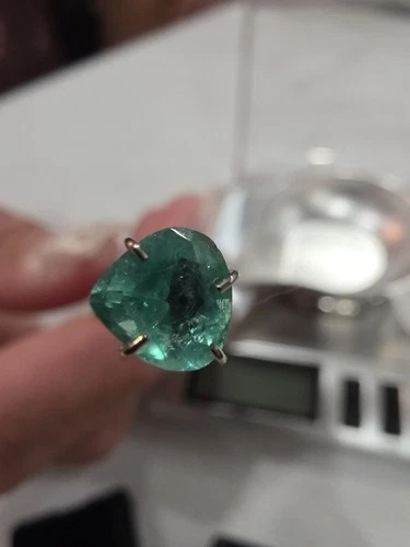 Colombian Heart Emerald Gemstone - photo 4