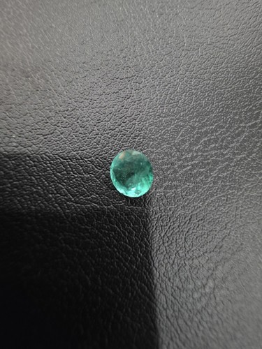 natural colombian emerald Cut Around - photo 3