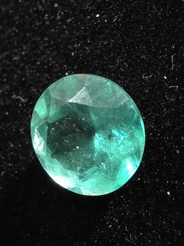 natural colombian emerald Cut Around image indicator(6)