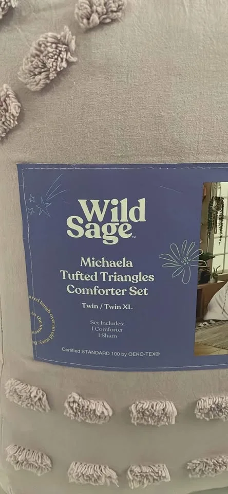 Brand New 2 Piece Comforter Set (Twin/Twin XL) image indicator(3)