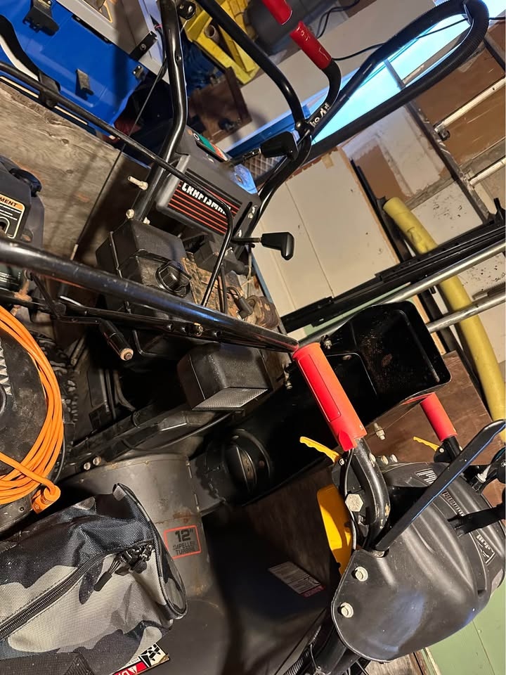 Craftsman 2 stage snow blower - photo 4