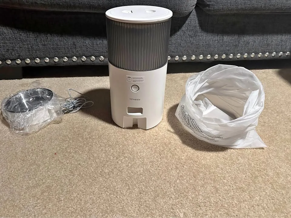 Instachew smart pet feeder