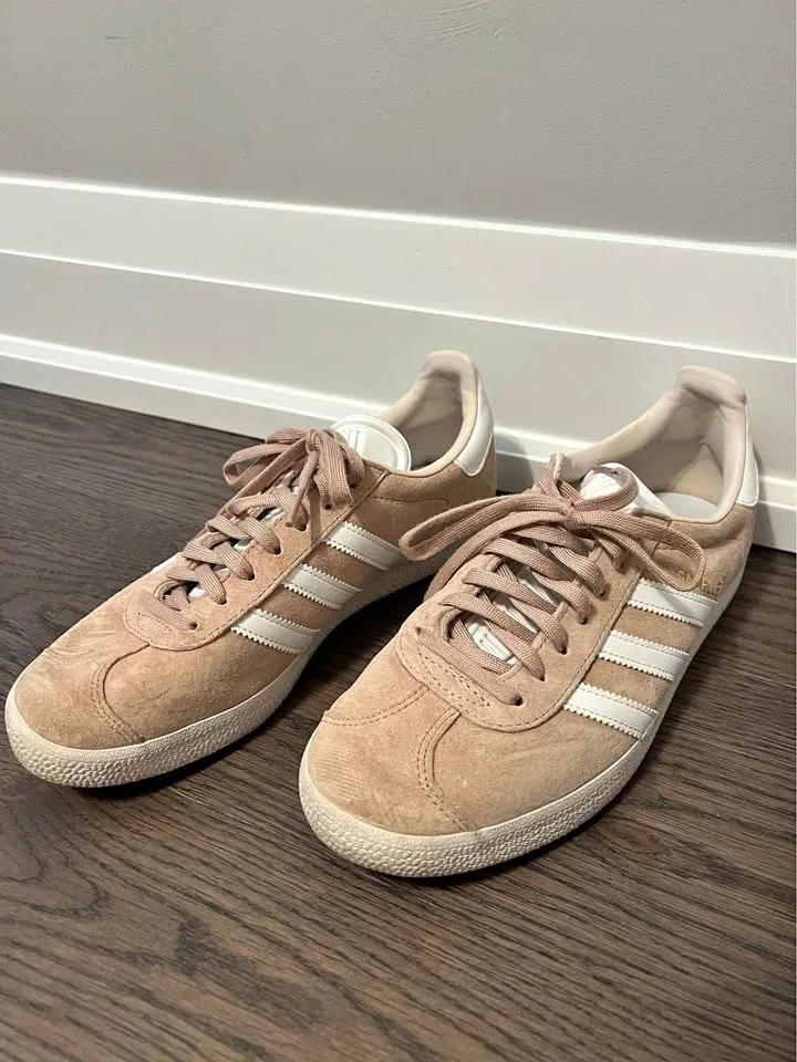 Adidas Gazelle Shoes Size 7.5