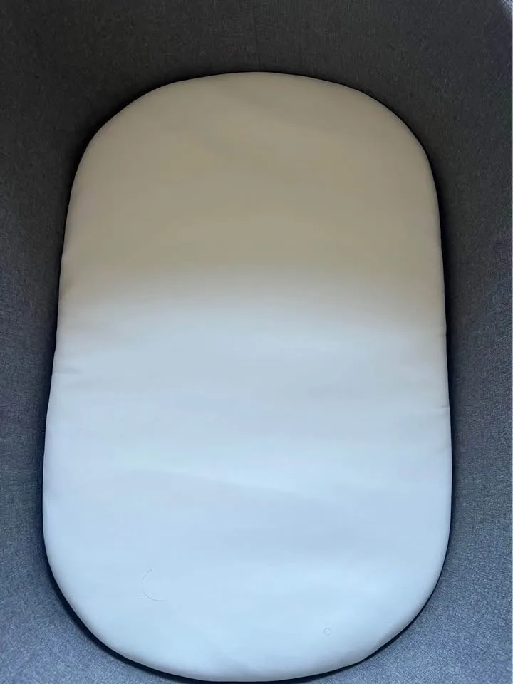 Grey Rocking Bassinet image indicator(6)