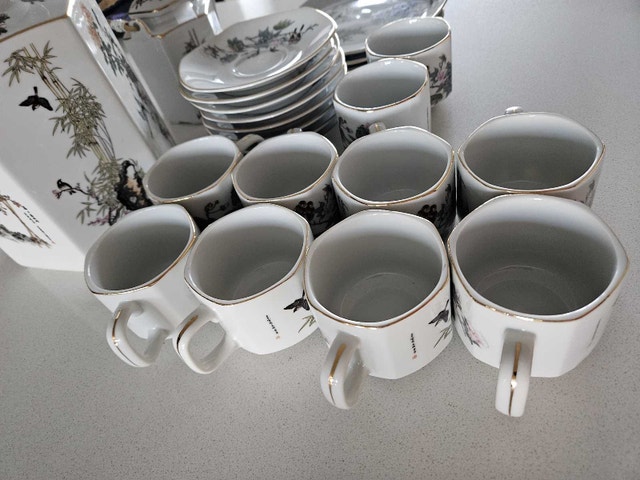 Elegant Porcelain Tea Set – Never Used - photo 2